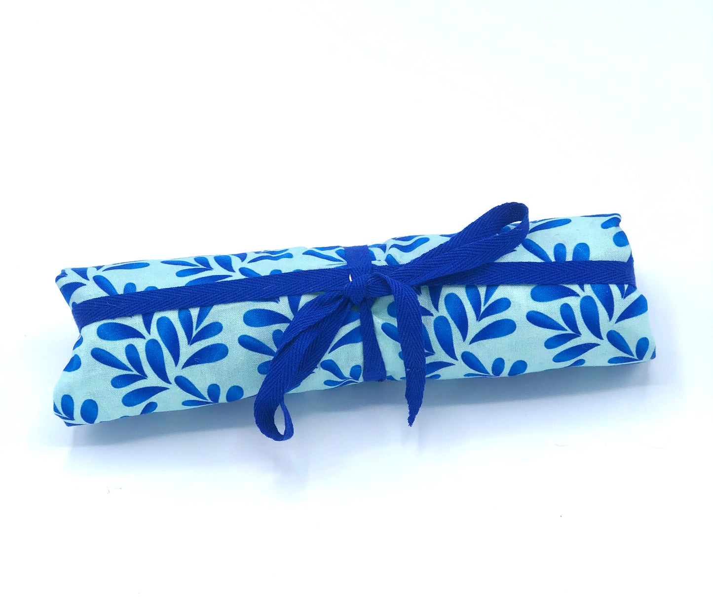 Hello_Snowglobe_Reusable_Fabric_Gift_Wrap