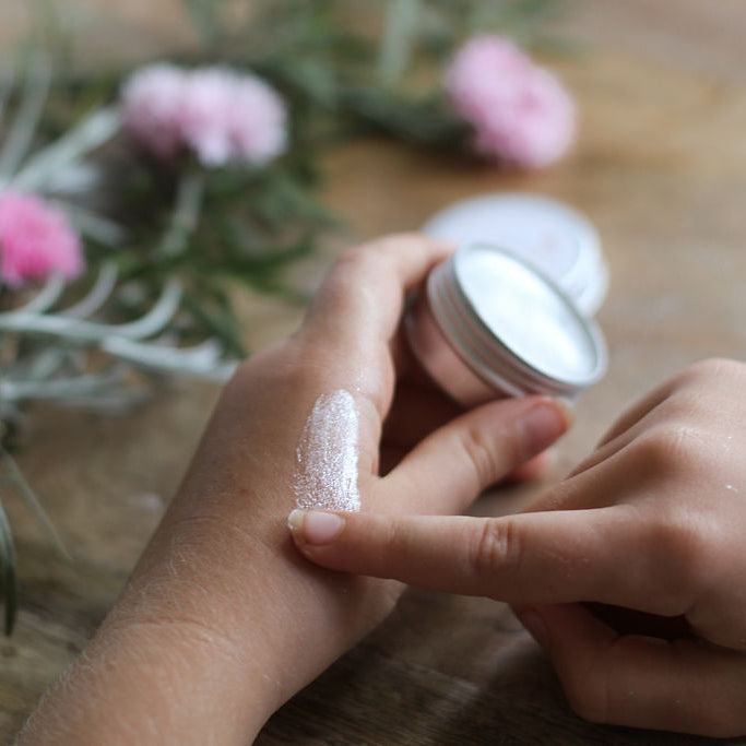 Poppy_&_Daisy_Make_Your_Own_Natural_Body_Glitter