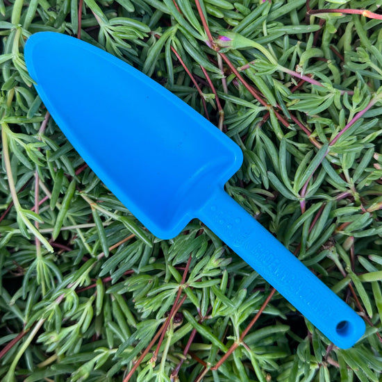 Gardening_on_Country_Recycled_Plastic_Kids_Hand_Trowel_blue