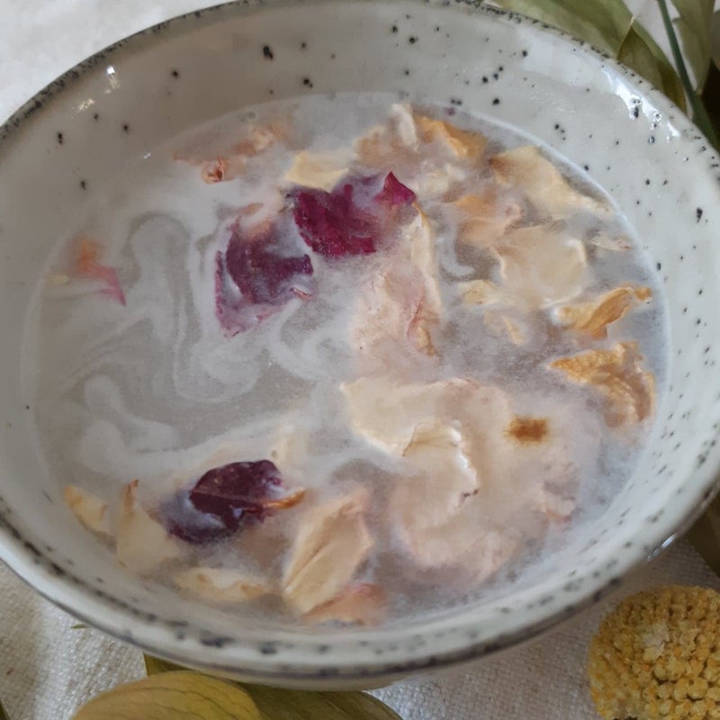 The_Naked_Soap_Company_Epsom_Salts_Milk_and_Roses_Bath_Soak